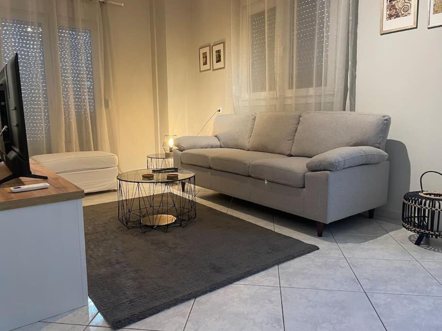 Letty'S Cozy Flat Apartment Peraía المظهر الخارجي الصورة